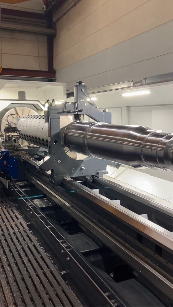 RK Technology Walze auf Langdrehmaschine